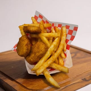 Kids' Chicken Nuggets with Fries